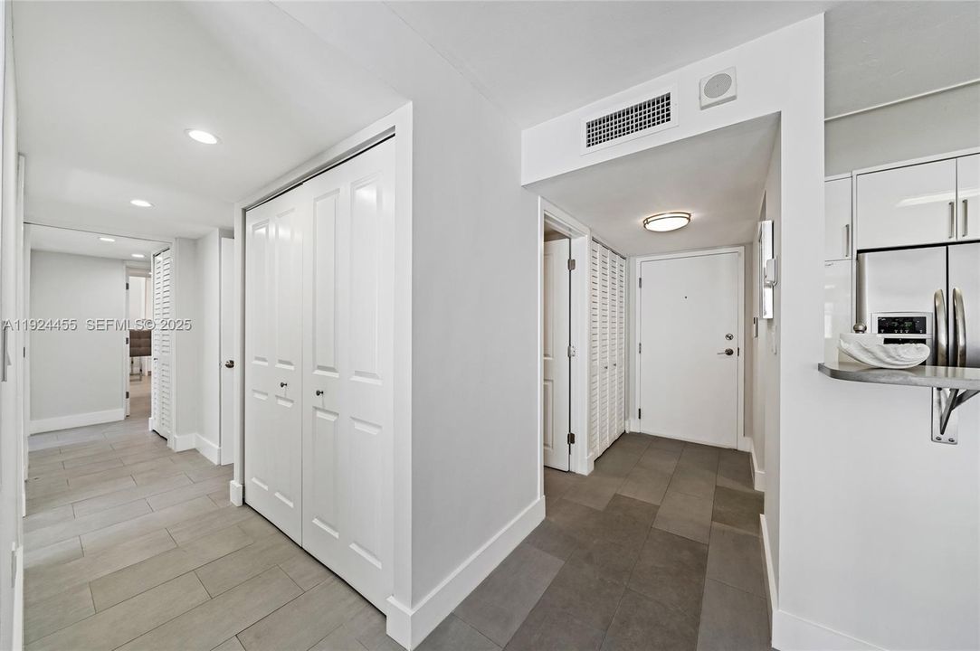 For Sale: $1,199,000 (3 beds, 2 baths, 656 Square Feet)