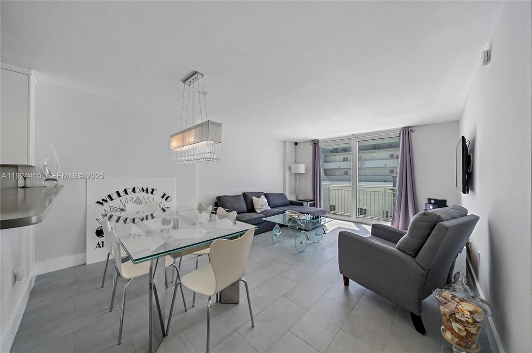 For Sale: $1,199,000 (3 beds, 2 baths, 656 Square Feet)