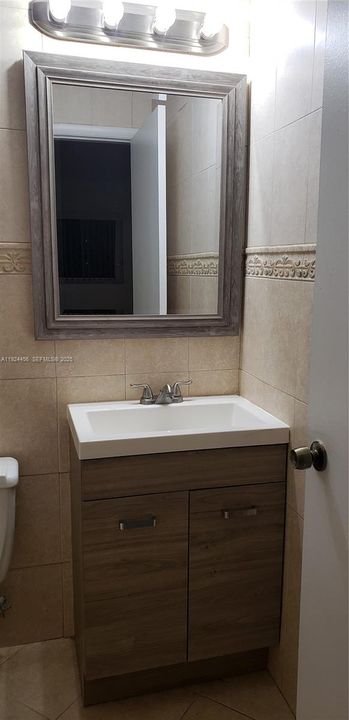 For Rent: $2,500 (2 beds, 2 baths, 940 Square Feet)