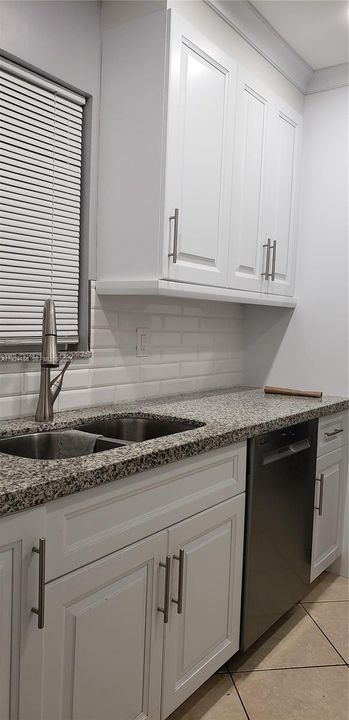 For Rent: $2,500 (2 beds, 2 baths, 940 Square Feet)