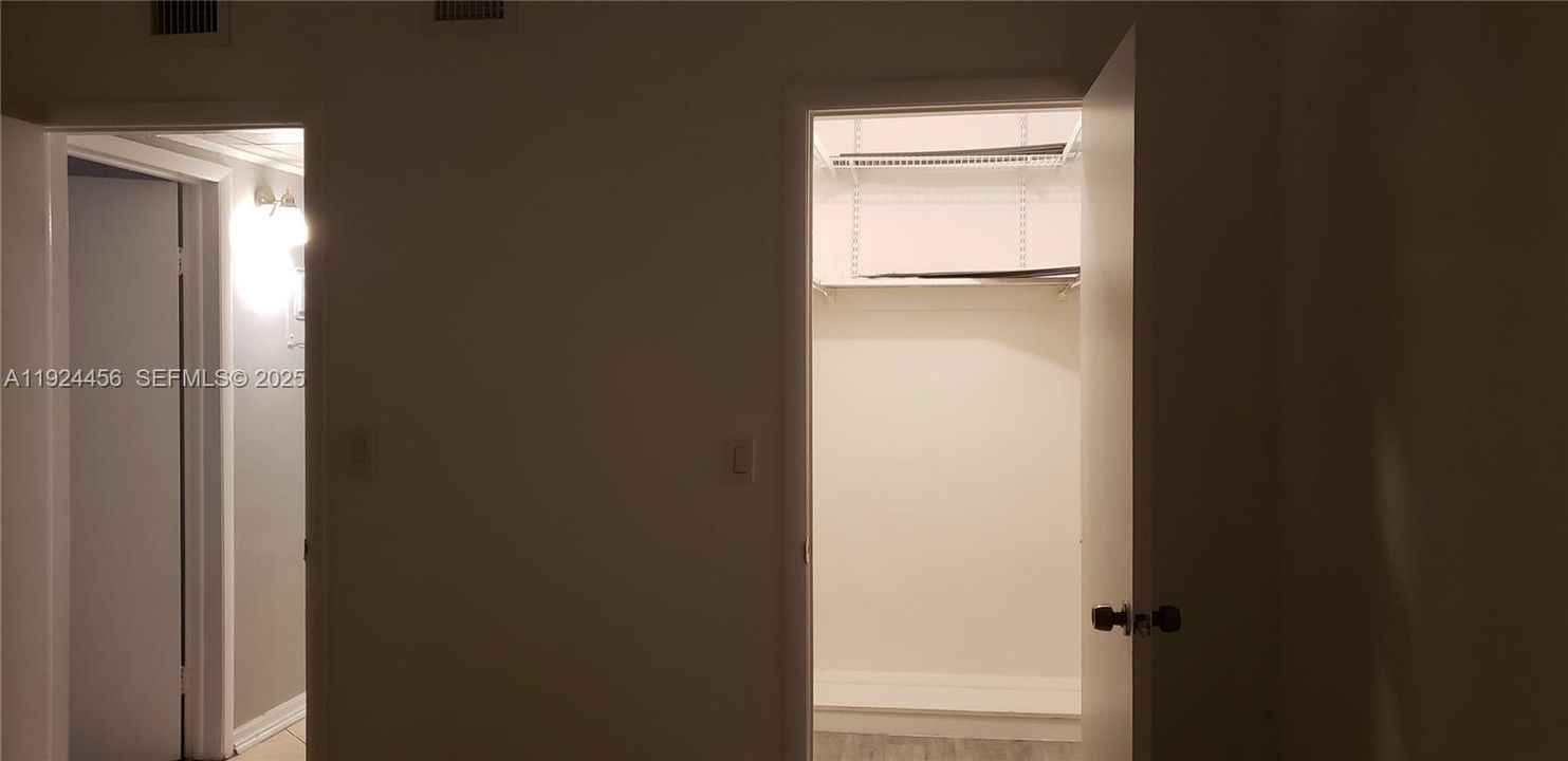 For Rent: $2,500 (2 beds, 2 baths, 940 Square Feet)