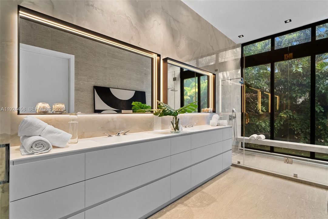 For Sale: $8,900,000 (6 beds, 9 baths, 5457 Square Feet)