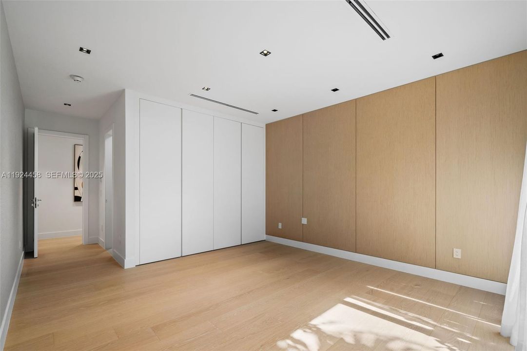 For Sale: $8,900,000 (6 beds, 9 baths, 5457 Square Feet)