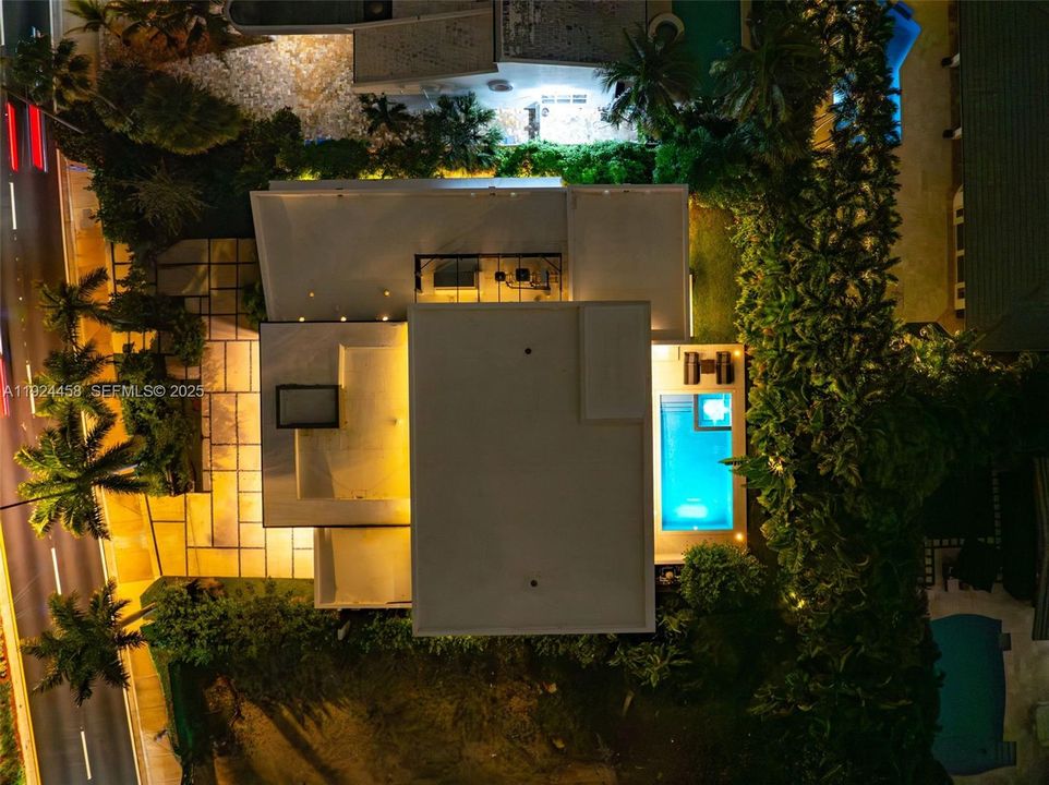 For Sale: $8,900,000 (6 beds, 9 baths, 5457 Square Feet)