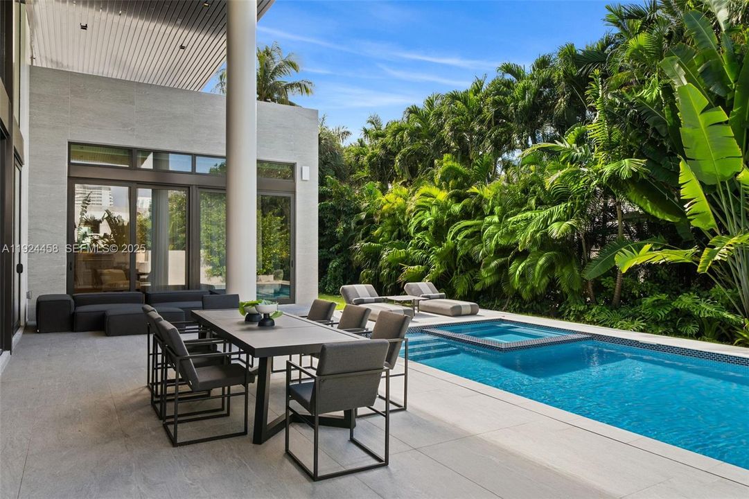 For Sale: $8,900,000 (6 beds, 9 baths, 5457 Square Feet)