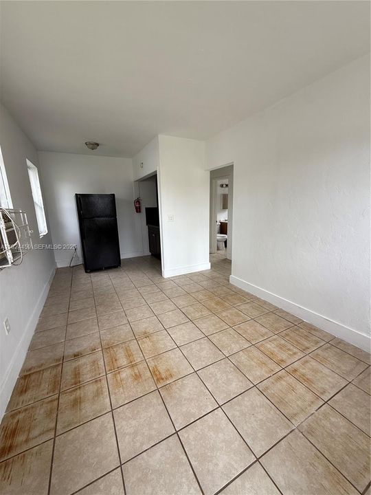 For Rent: $1,500 (1 beds, 1 baths, 902 Square Feet)