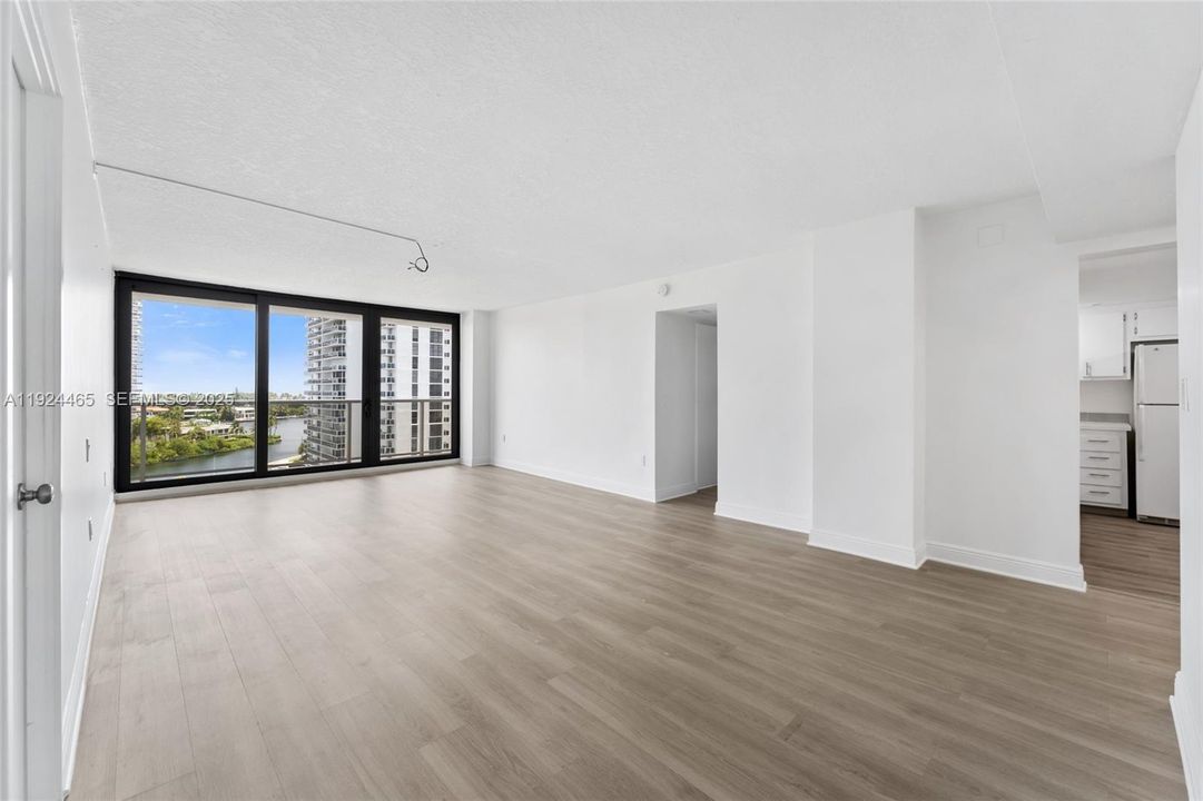 待售: $294,900 (2 贝兹, 2 浴室, 0 平方英尺)