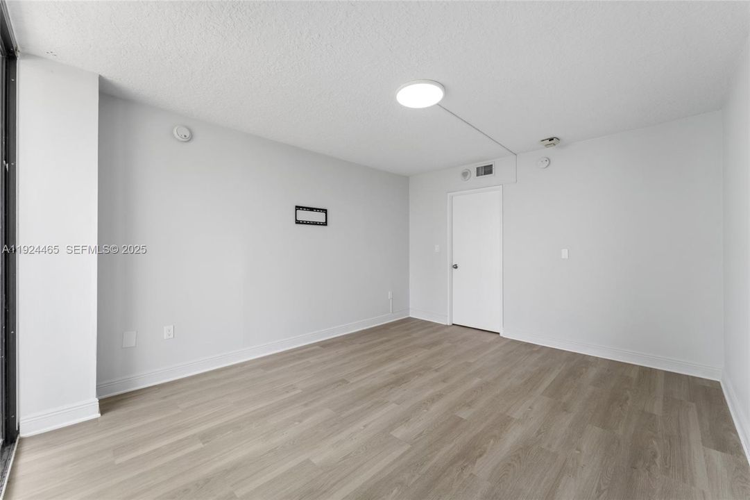 待售: $294,900 (2 贝兹, 2 浴室, 0 平方英尺)