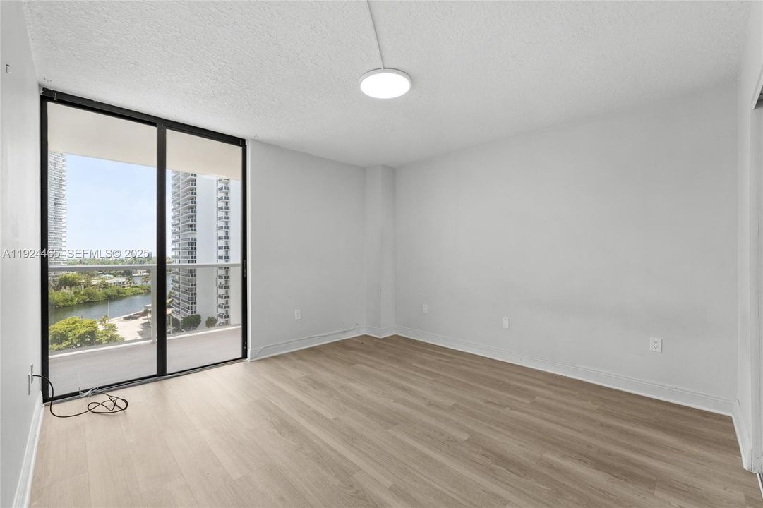 待售: $294,900 (2 贝兹, 2 浴室, 0 平方英尺)