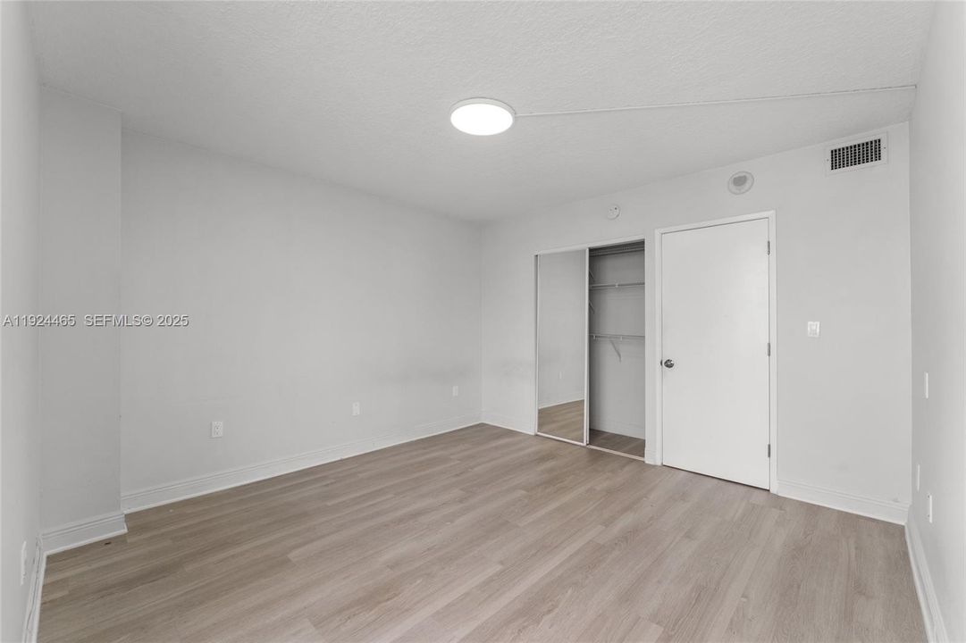 待售: $294,900 (2 贝兹, 2 浴室, 0 平方英尺)