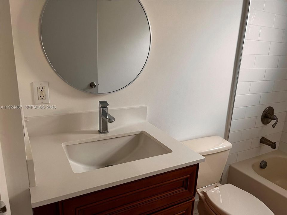 For Rent: $2,200 (2 beds, 1 baths, 18376 Square Feet)