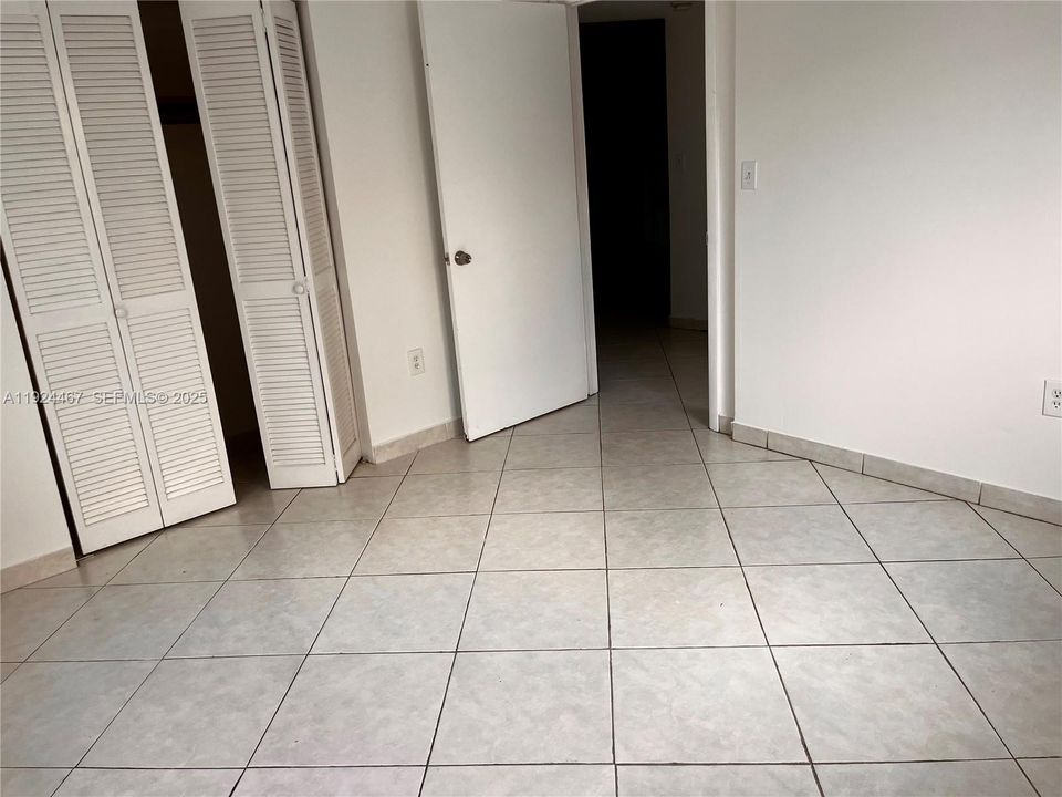 For Rent: $2,200 (2 beds, 1 baths, 18376 Square Feet)