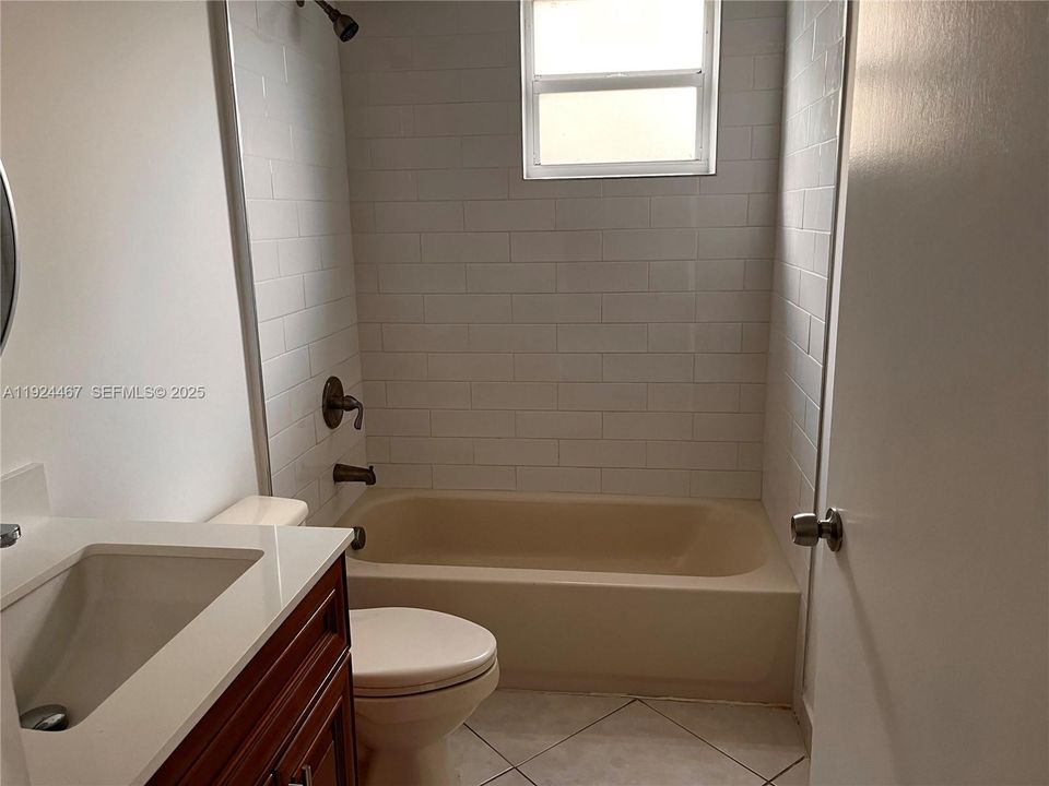 For Rent: $2,200 (2 beds, 1 baths, 18376 Square Feet)