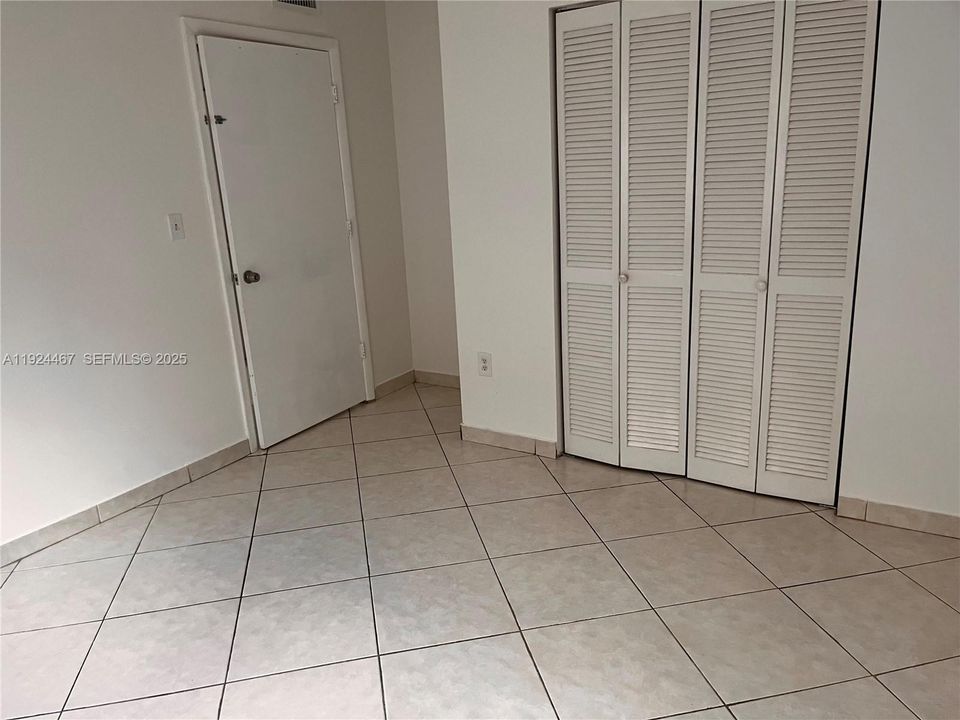 For Rent: $2,200 (2 beds, 1 baths, 18376 Square Feet)