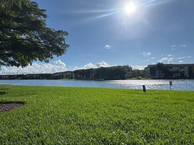 For Sale: $234,900 (2 beds, 2 baths, 1082 Square Feet)