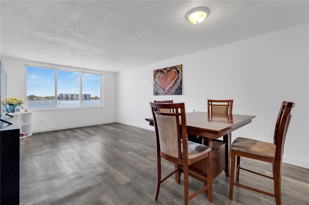 For Sale: $170,000 (1 beds, 1 baths, 830 Square Feet)