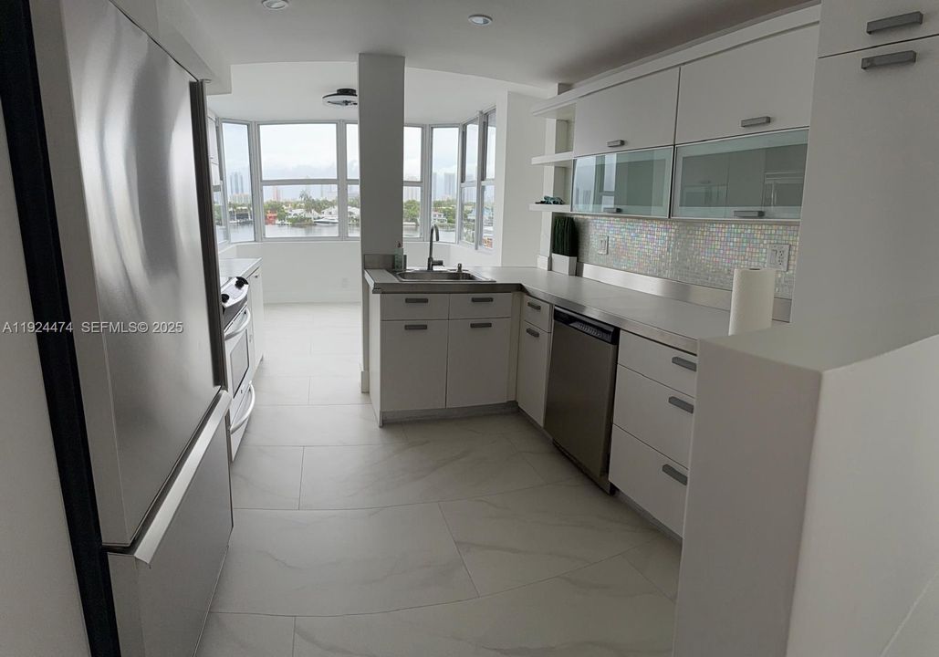 待售: $459,000 (2 贝兹, 2 浴室, 1213 平方英尺)