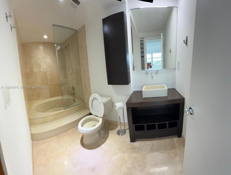 待售: $459,000 (2 贝兹, 2 浴室, 1213 平方英尺)