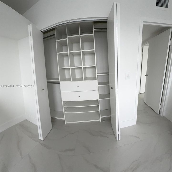 待售: $459,000 (2 贝兹, 2 浴室, 1213 平方英尺)