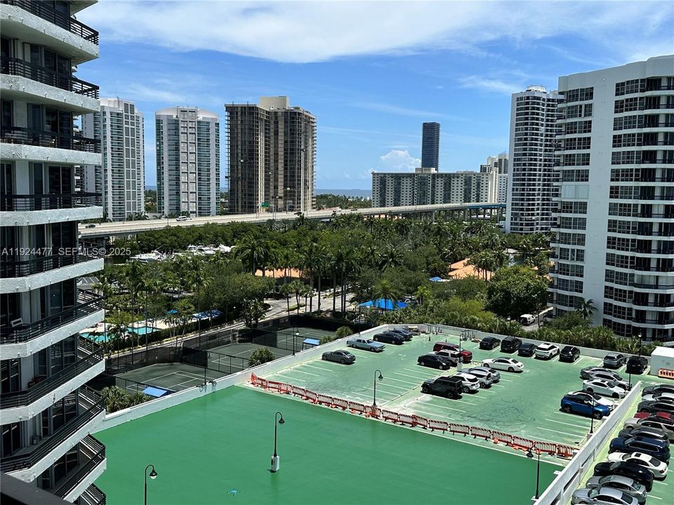 For Sale: $455,000 (2 beds, 2 baths, 1091 Square Feet)