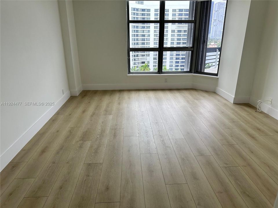 For Sale: $455,000 (2 beds, 2 baths, 1091 Square Feet)