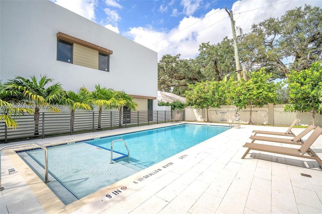 出租: $3,800 (3 贝兹, 2 浴室, 1582 平方英尺)