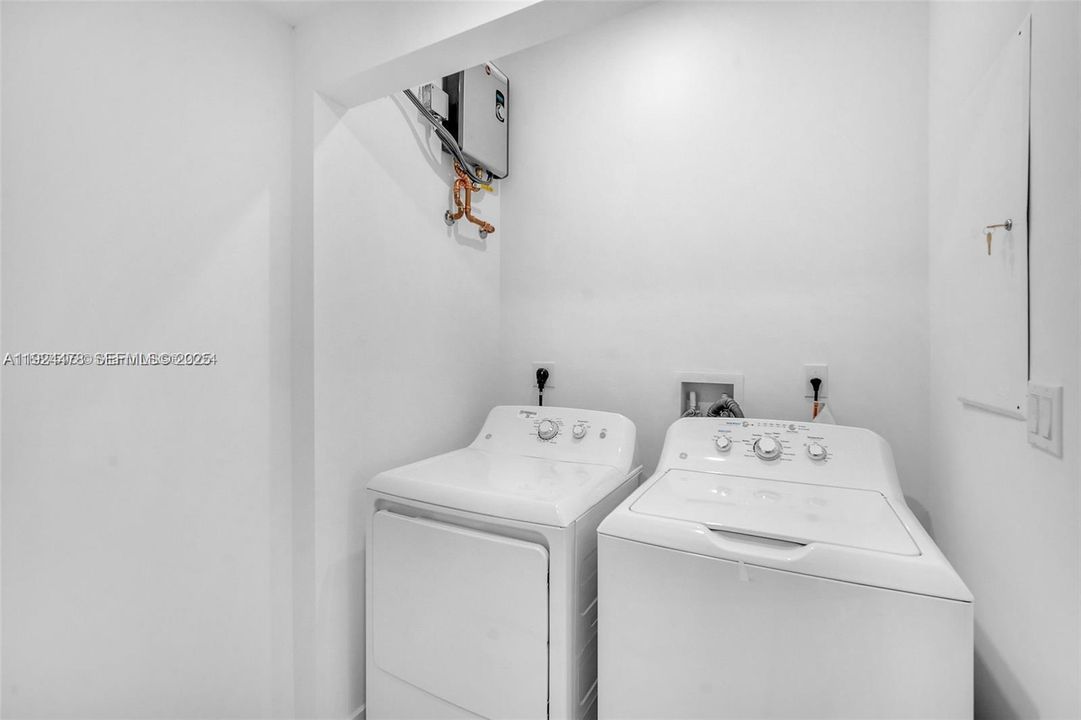 出租: $3,800 (3 贝兹, 2 浴室, 1582 平方英尺)