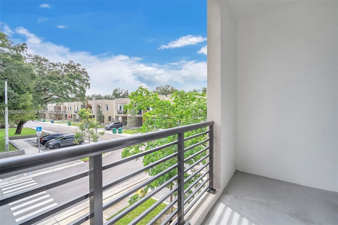 出租: $3,800 (3 贝兹, 2 浴室, 1582 平方英尺)