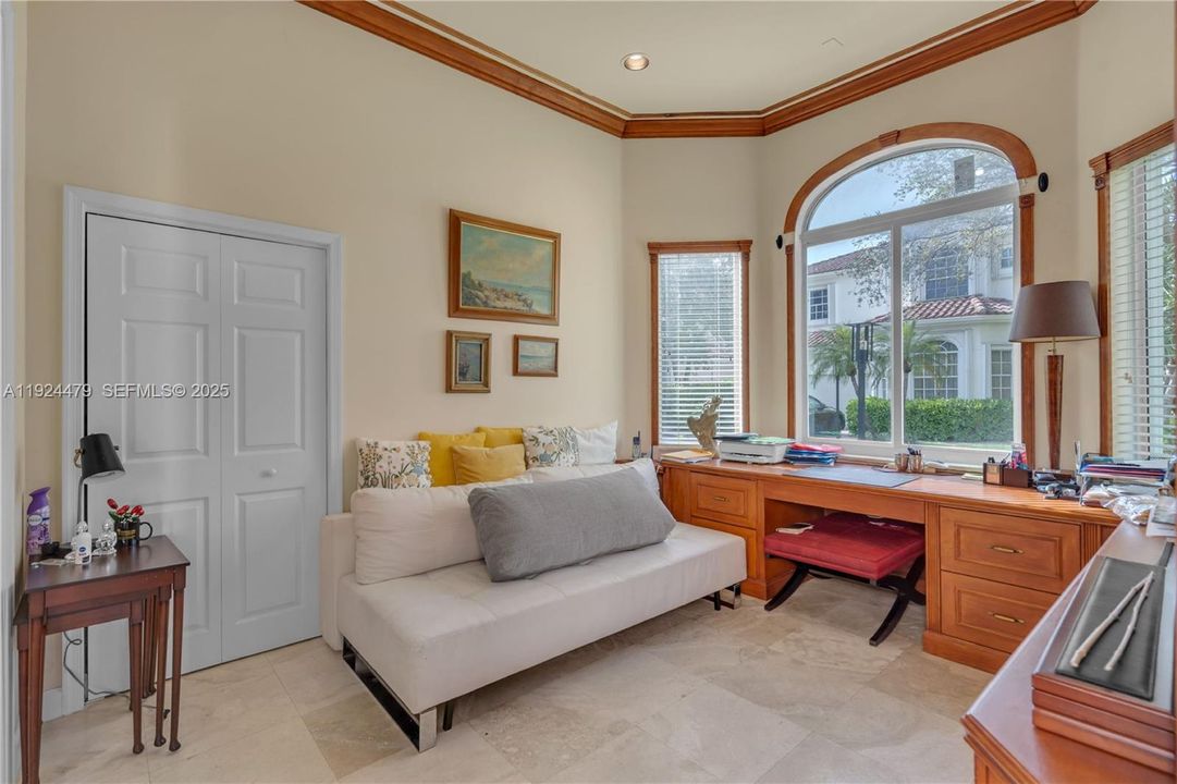 For Sale: $2,750,000 (5 beds, 4 baths, 3339 Square Feet)