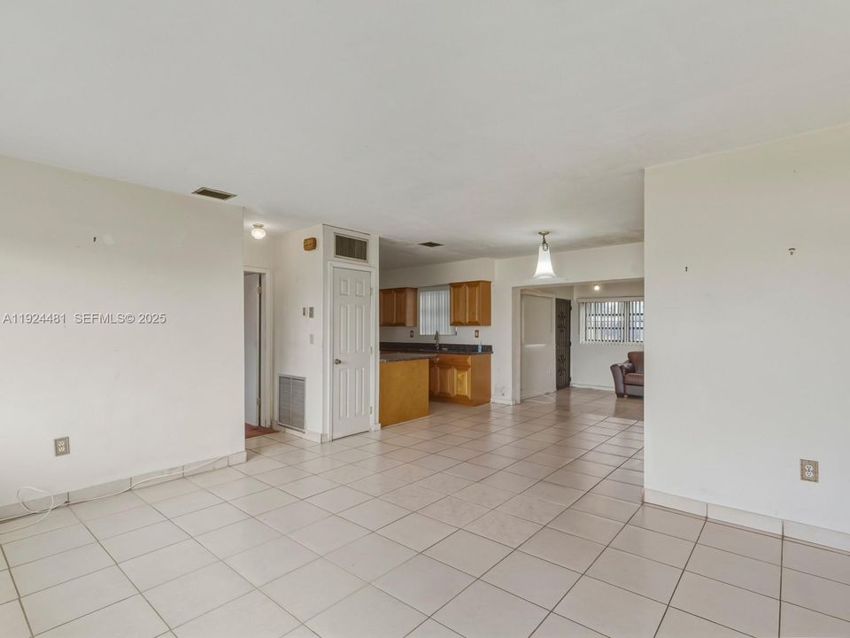 En Venta: $550,000 (4 camas, 2 baños, 1473 Pies cuadrados)