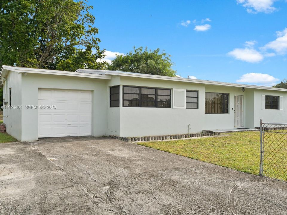 En Venta: $550,000 (4 camas, 2 baños, 1473 Pies cuadrados)