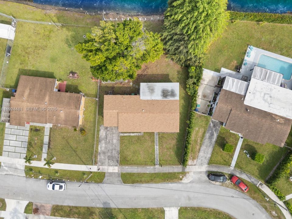 En Venta: $550,000 (4 camas, 2 baños, 1473 Pies cuadrados)