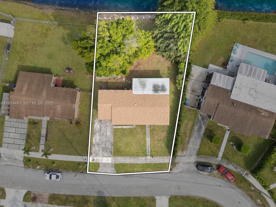 En Venta: $550,000 (4 camas, 2 baños, 1473 Pies cuadrados)