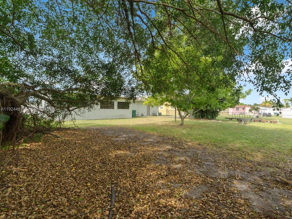 En Venta: $550,000 (4 camas, 2 baños, 1473 Pies cuadrados)