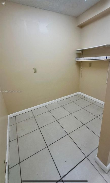 На продажу: $299,000 (2 спален, 2 ванн, 1385 Квадратных фут)