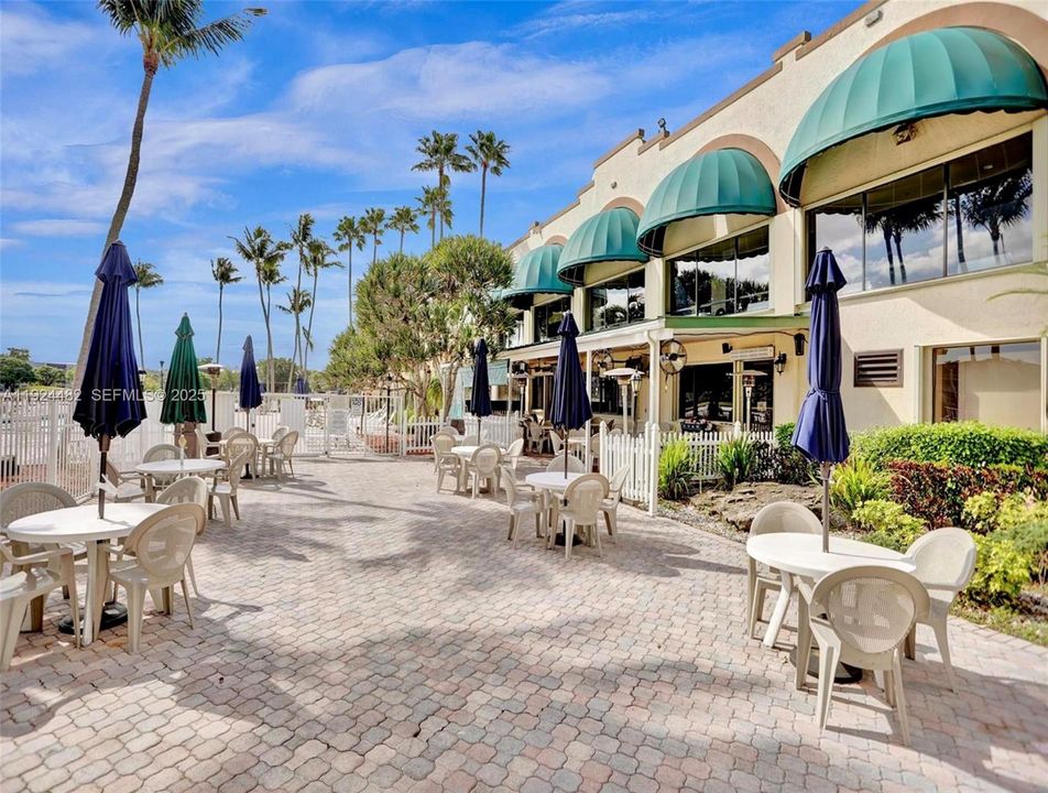 На продажу: $299,000 (2 спален, 2 ванн, 1385 Квадратных фут)