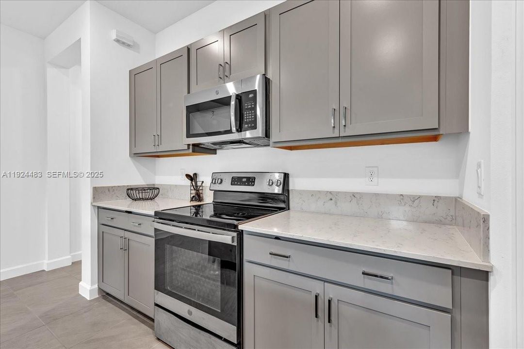 For Rent: $3,000 (3 beds, 2 baths, 1746 Square Feet)