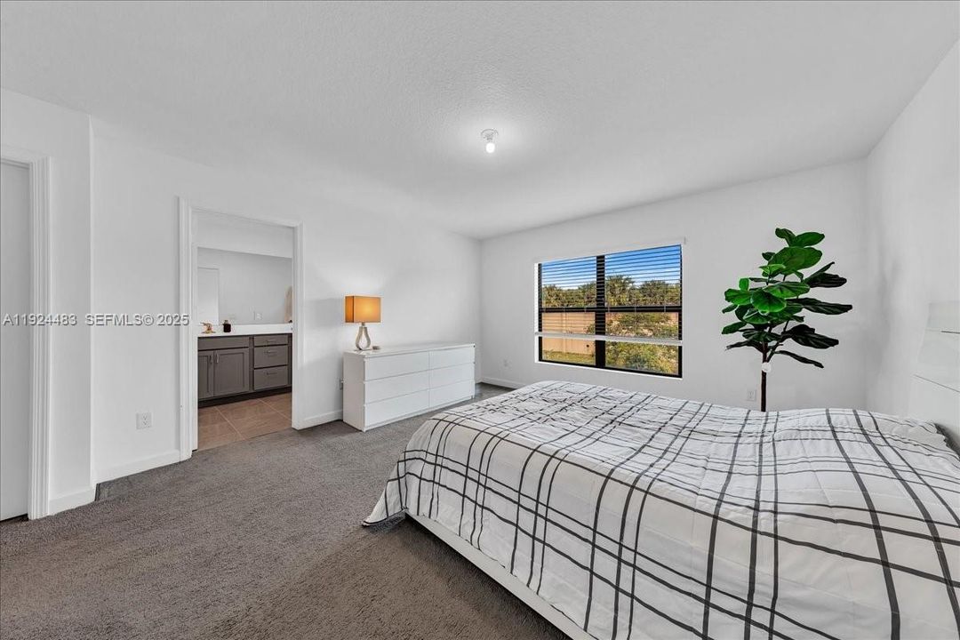 For Rent: $3,000 (3 beds, 2 baths, 1746 Square Feet)