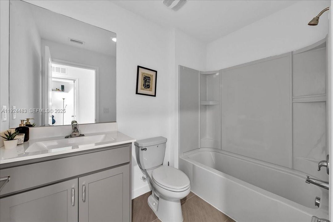 For Rent: $3,000 (3 beds, 2 baths, 1746 Square Feet)