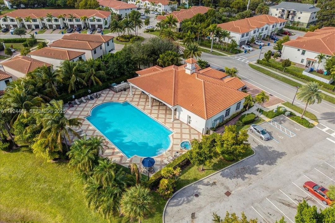 For Rent: $3,000 (3 beds, 2 baths, 1746 Square Feet)