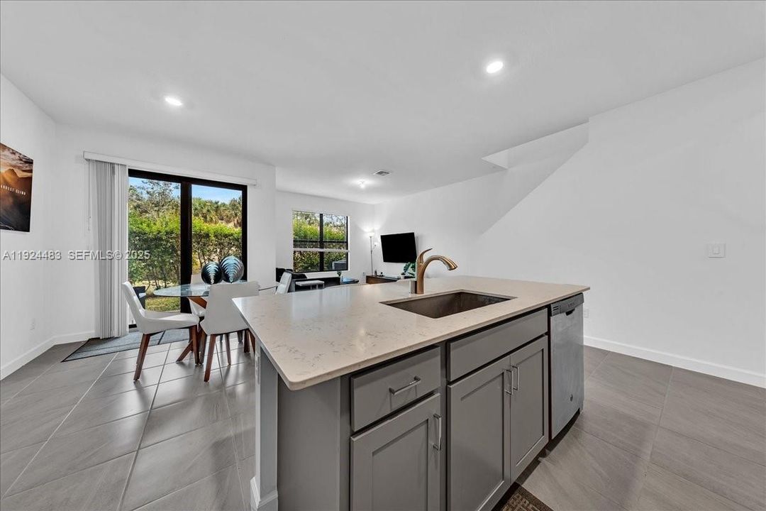 For Rent: $3,000 (3 beds, 2 baths, 1746 Square Feet)