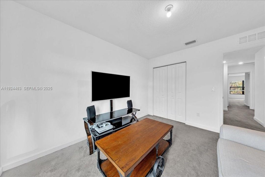 For Rent: $3,000 (3 beds, 2 baths, 1746 Square Feet)