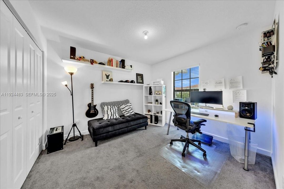 For Rent: $3,000 (3 beds, 2 baths, 1746 Square Feet)