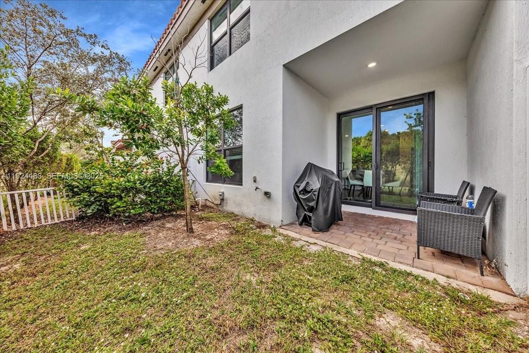 For Rent: $3,000 (3 beds, 2 baths, 1746 Square Feet)