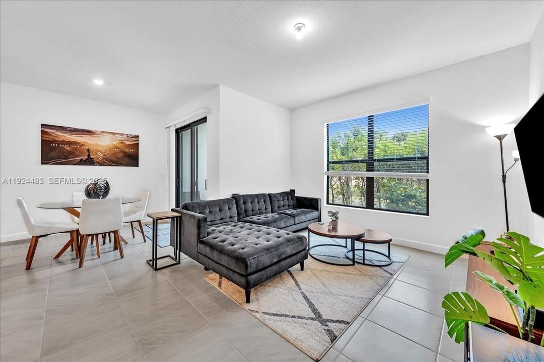 For Rent: $3,000 (3 beds, 2 baths, 1746 Square Feet)