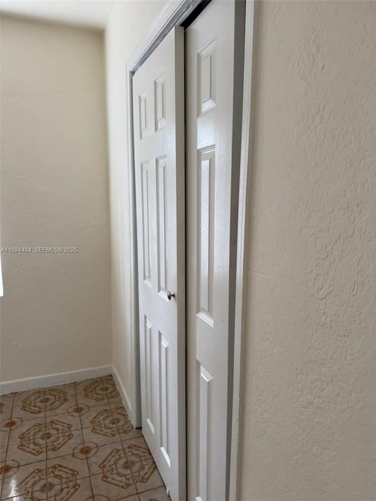 出租: $3,000 (4 贝兹, 3 浴室, 1135 平方英尺)