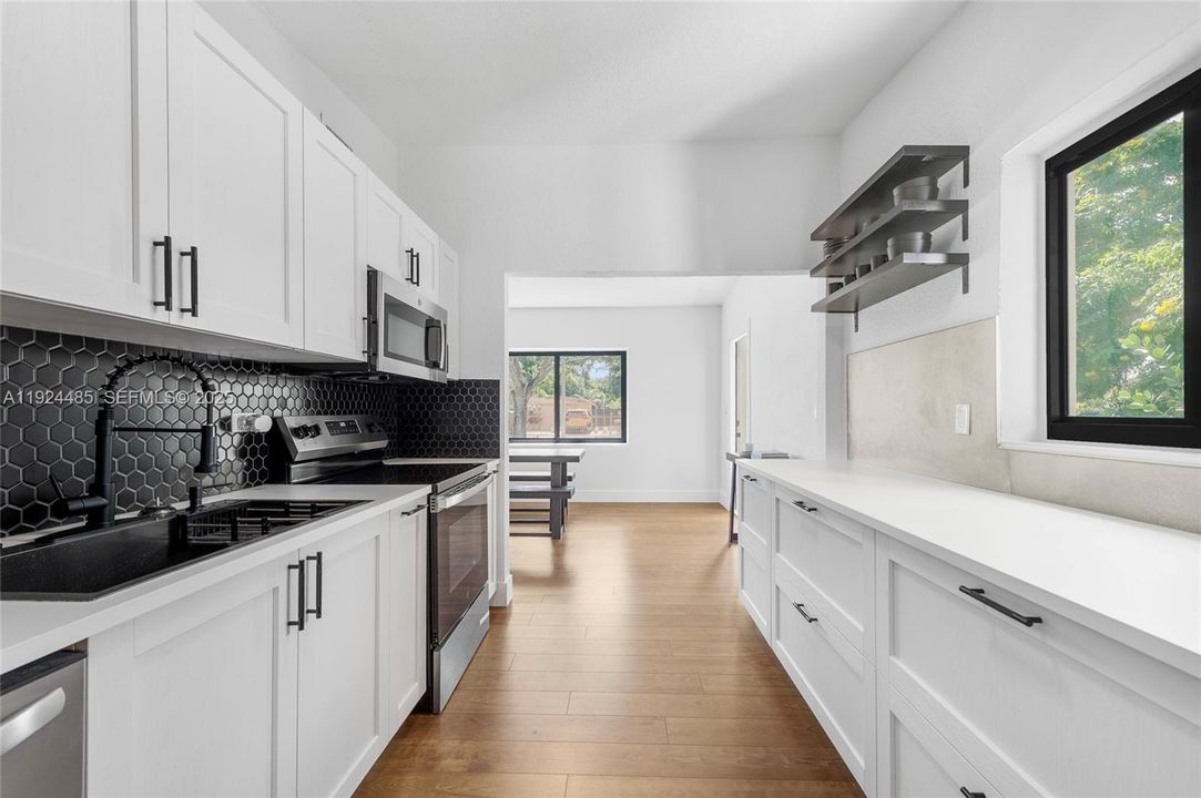 For Sale: $599,000 (3 beds, 2 baths, 1334 Square Feet)