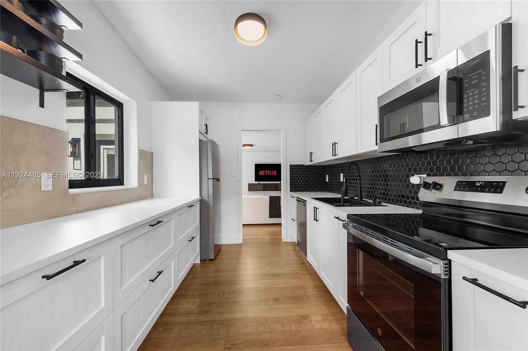 For Sale: $599,000 (3 beds, 2 baths, 1334 Square Feet)