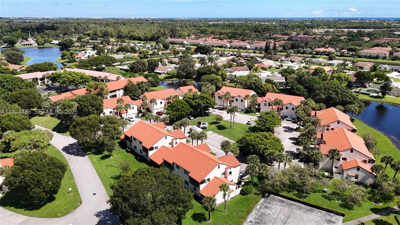 For Rent: $2,399 (2 beds, 2 baths, 996 Square Feet)