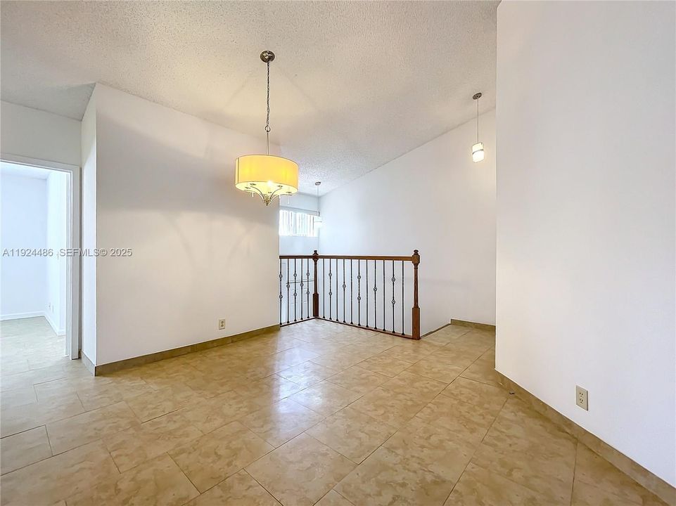 For Rent: $2,399 (2 beds, 2 baths, 996 Square Feet)